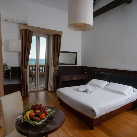 Camera hotel sul mare Costa Azzurra